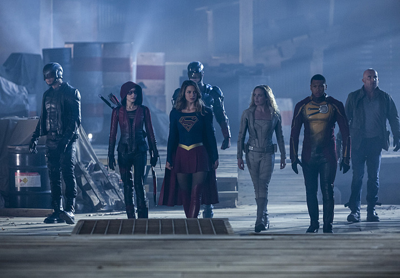 supergirl-flash-arrow-legends-crossover-photos-9