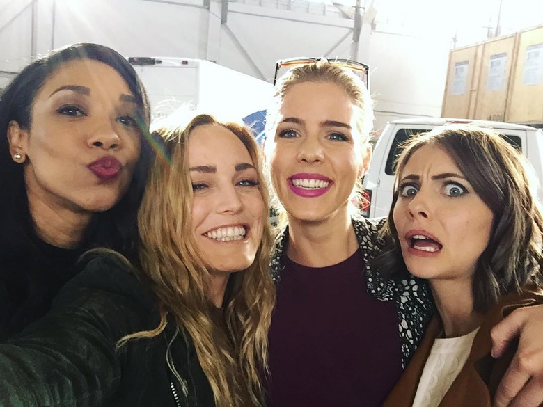 supergirl-flash-arrow-legends-crossover2