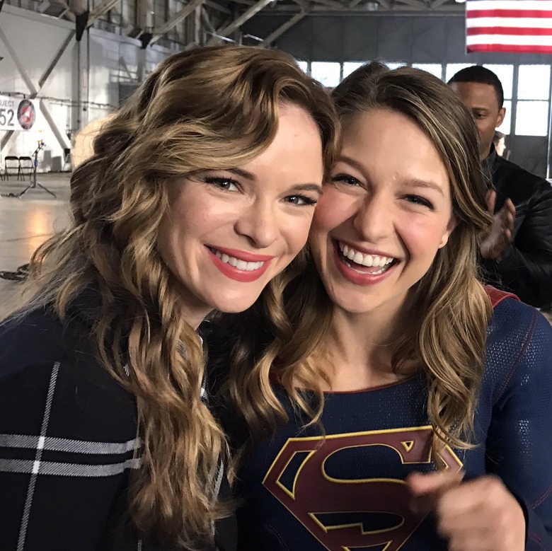 supergirl-flash-arrow-legends-crossover3
