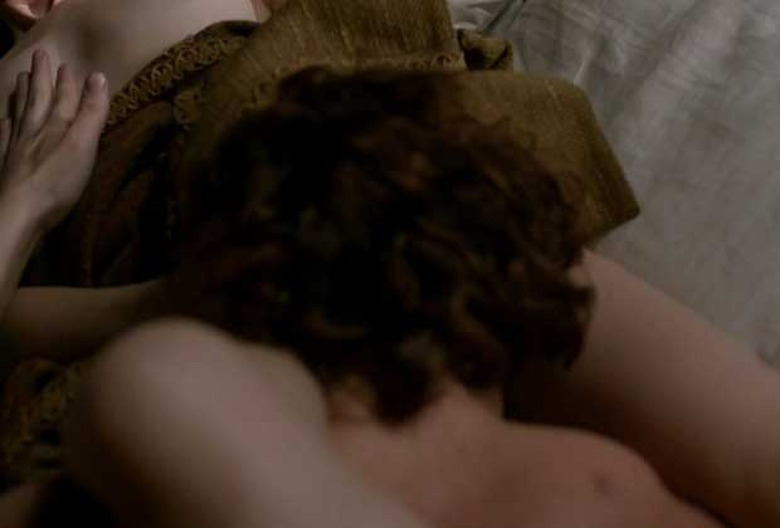 outlander-jamie-claire-oral-sex