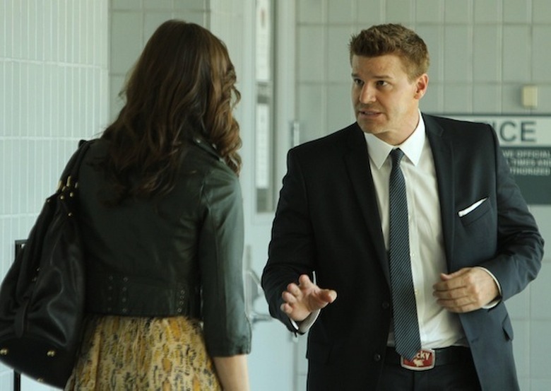 Bones-Ep816-The_past_in_the_present_sc-17_0279