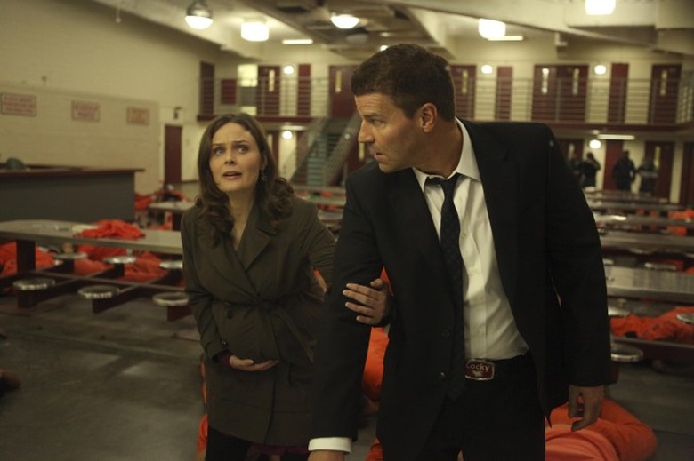 Bones-Ep707-ThePrisonerinthepipe_sc-34_0303