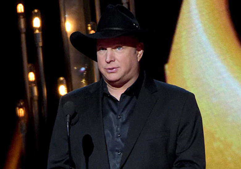 CMAs_garth-brooks-getty
