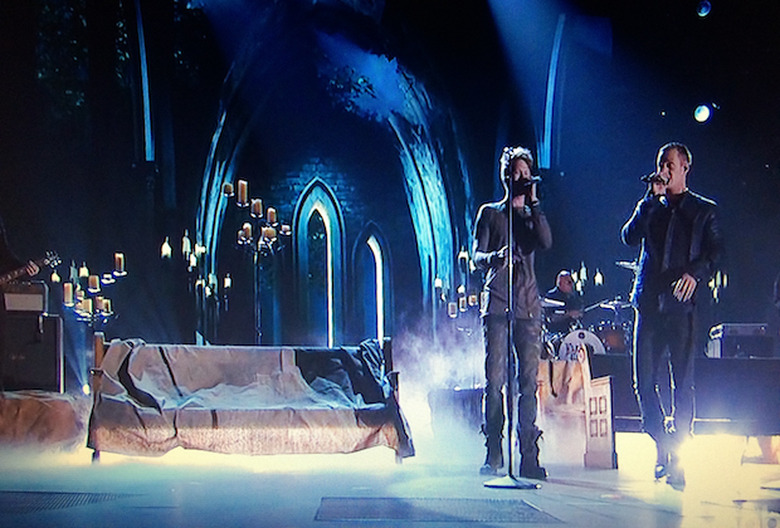 cmas-florida-georgia-line-set-dressing