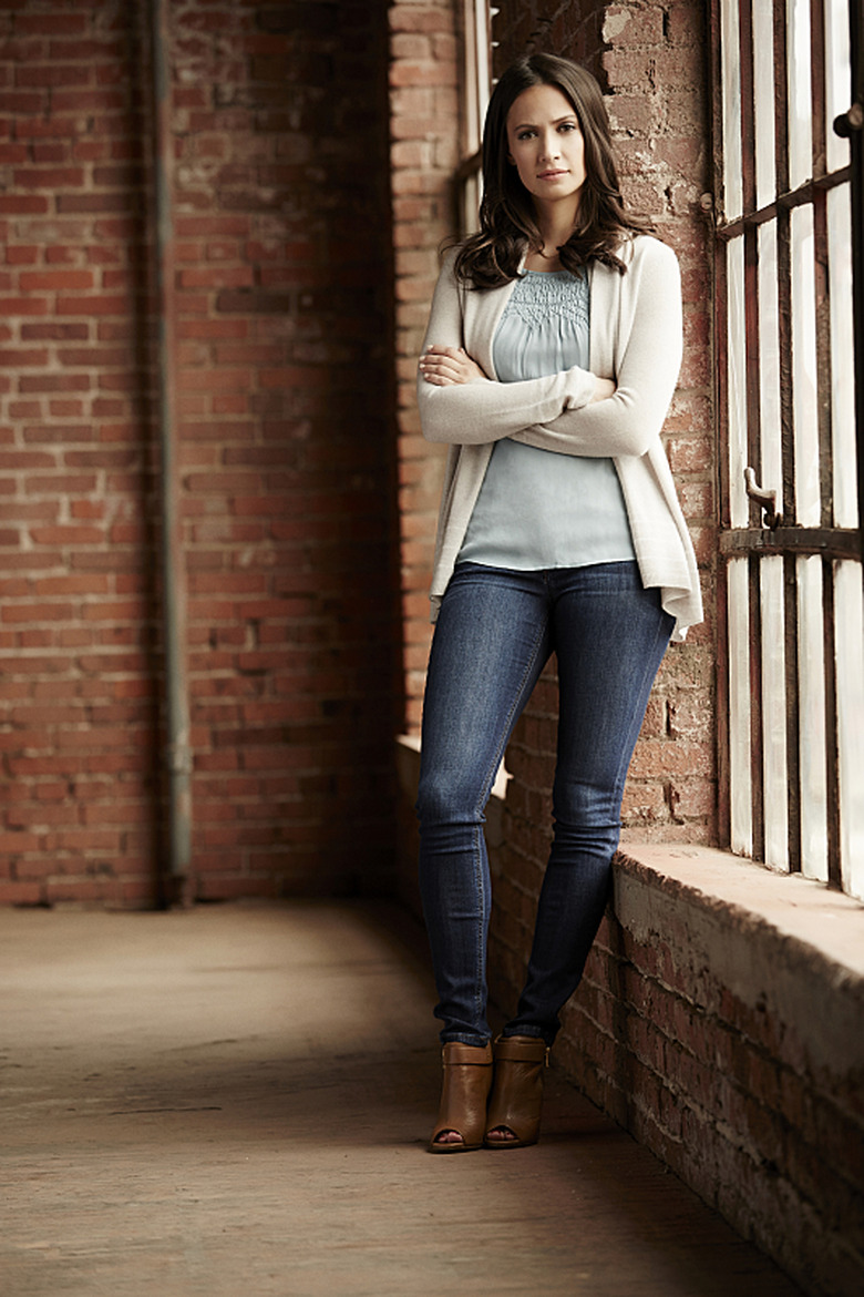 containment-cast-photos (2)