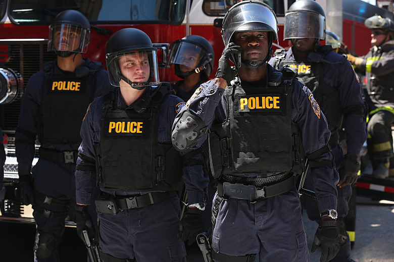 containment-season-1-photos (11)