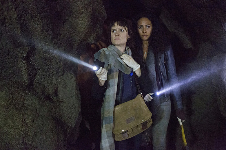 containment-season-1-photos (1)