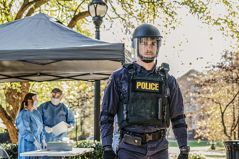 containment-season-1-photos (3)