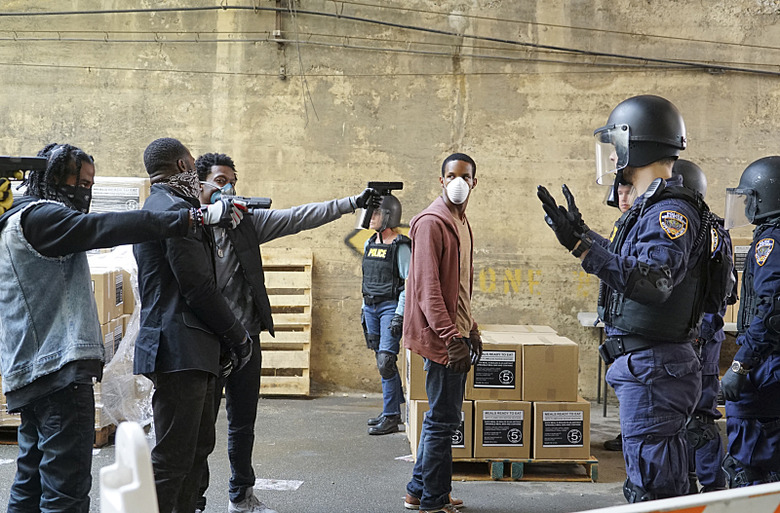 containment-season-1-photos (4)