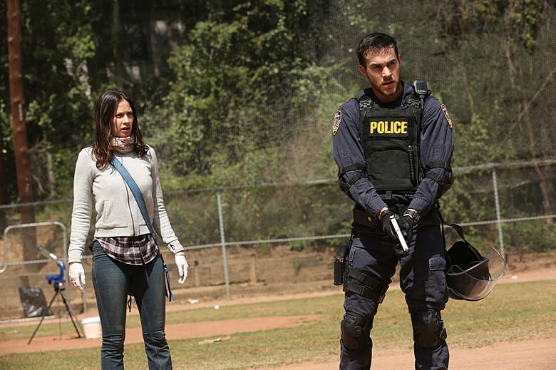 containment-season-1-photos (4)