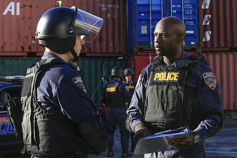 containment-season-1-photos (6)