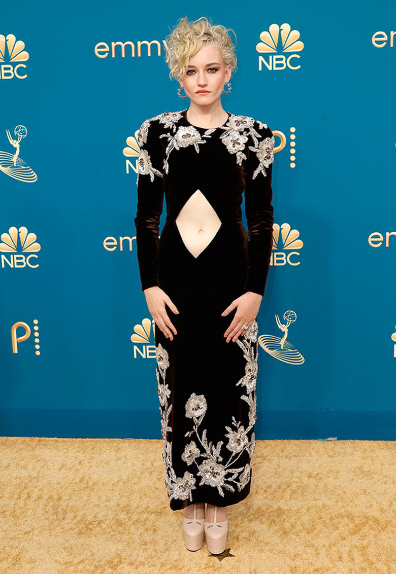 Emmys 2022 Red Carpet Photos