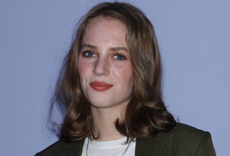Stranger Things Maya Hawke Cast Season 3
