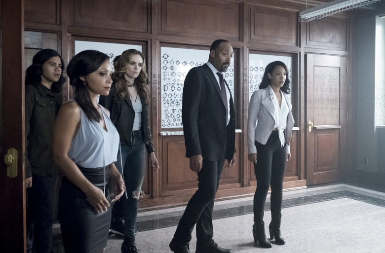 The Flash Season 4 Photos