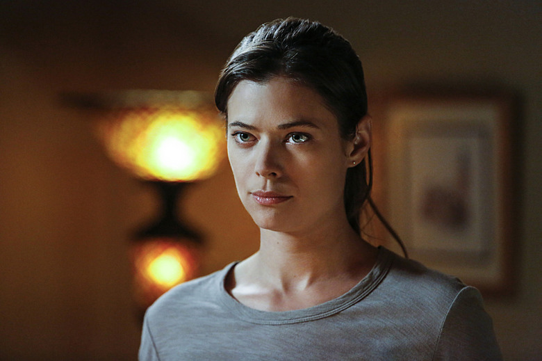 frequency-season-1-photos-3