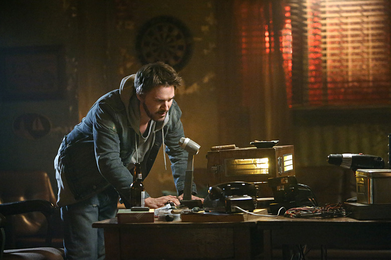 frequency-season-1-photos-4