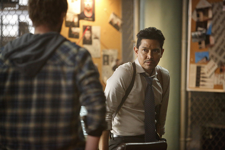 frequency-season-1-photos-6