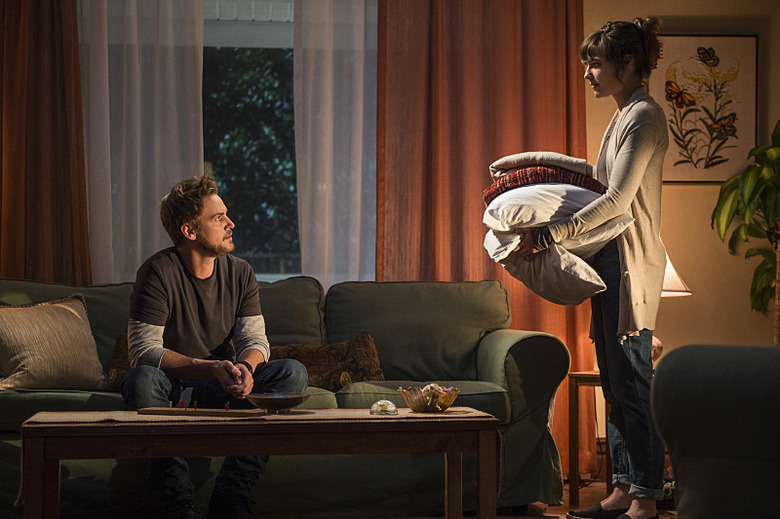 frequency-season-1-photos-6