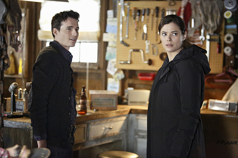 frequency-season-1-photos-8