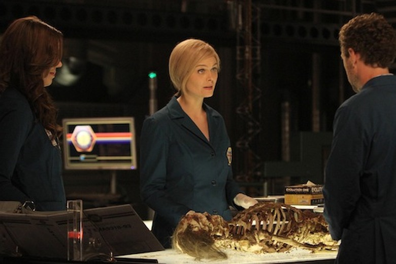 Bones-Ep801-Bones_sees_the_murder_sc-35_0526(1)