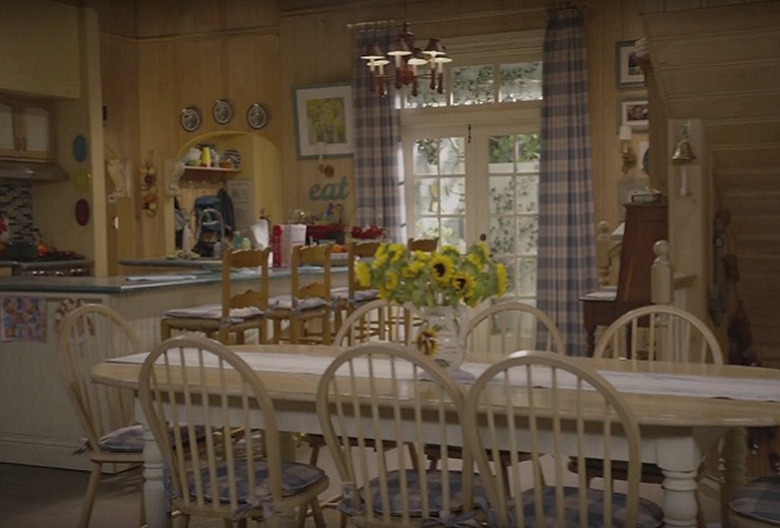 fuller-house-trailer-5-kitchen