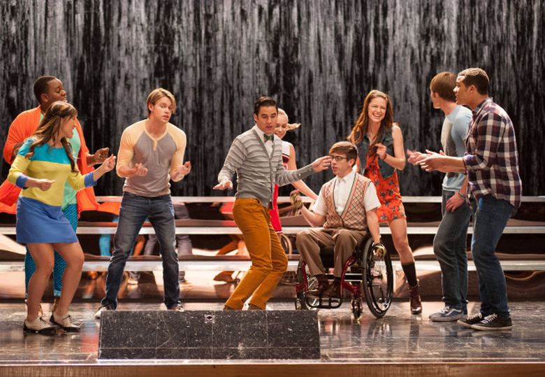 Glee-Season-4-Lights-Out-Photos-New-Directions