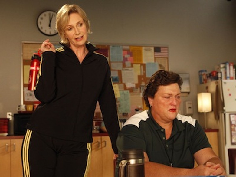 307GleeEP307_Scene17TeachersLounge_0056