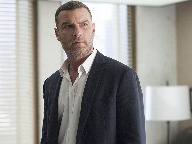golden-globe-react-liev-chreiber