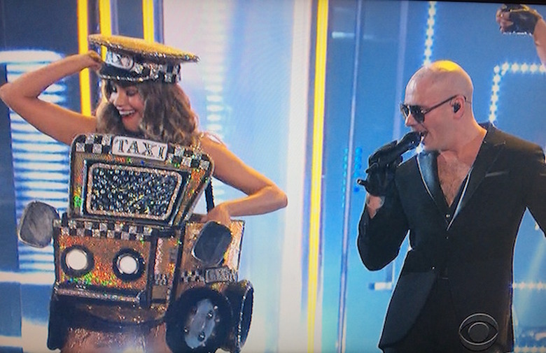 grammys-best-worst-pitbull-sofia-vergara