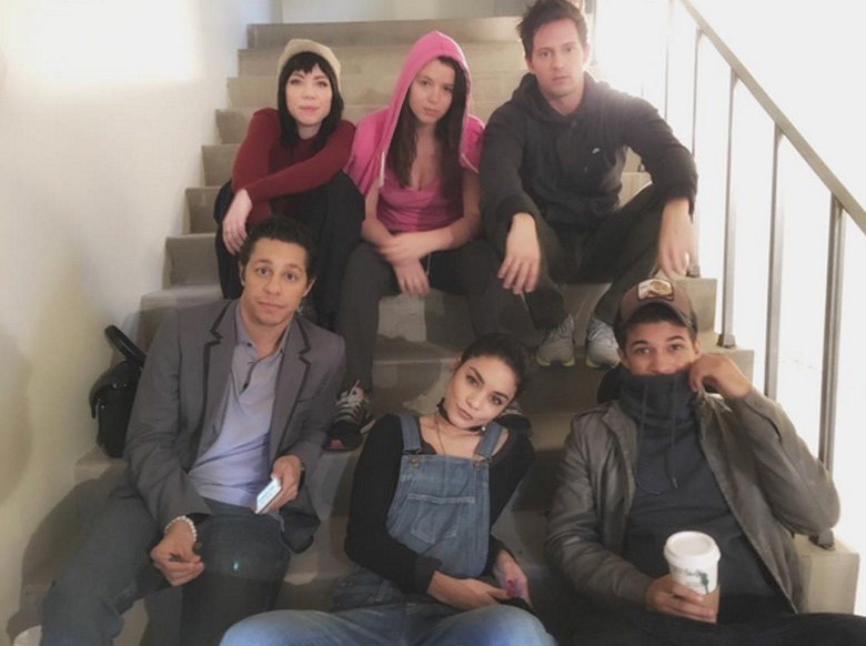 grease-live-bts-04