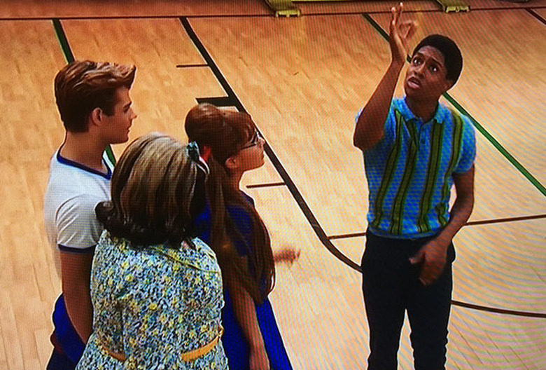 hairspray-live-run-and-tell-that