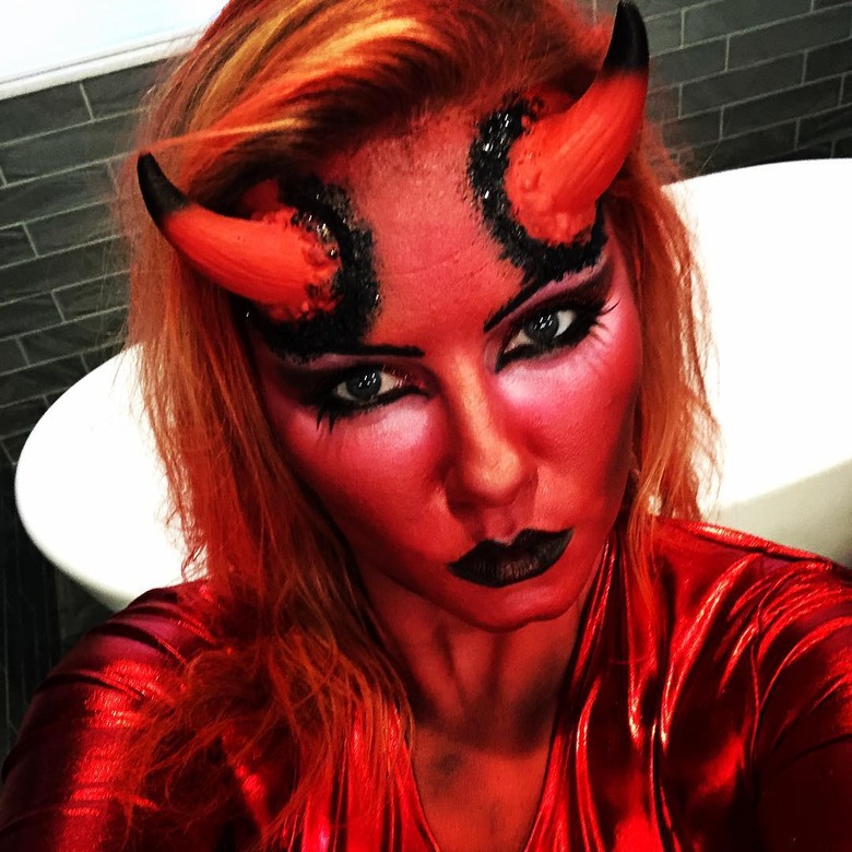halloween costumes elisha cuthbert the ranch