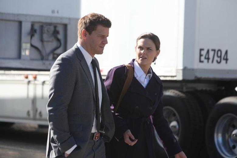 Bones-Ep708-The_bump_in_the_road_sc-11_0229