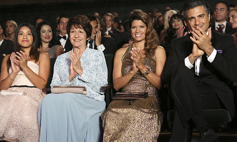 jane-the-virgin-season-1-photos (6)