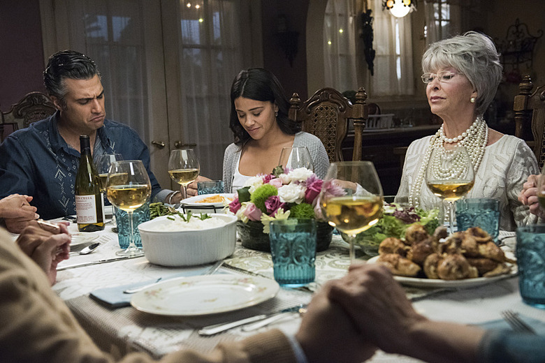 jane-the-virgin-season-2-photos (4)