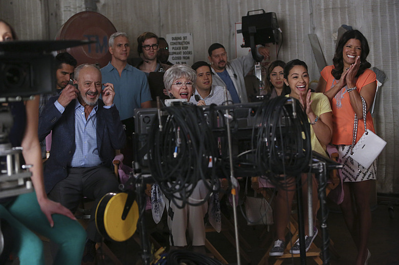 jane-the-virgin-season-2-photos (4)