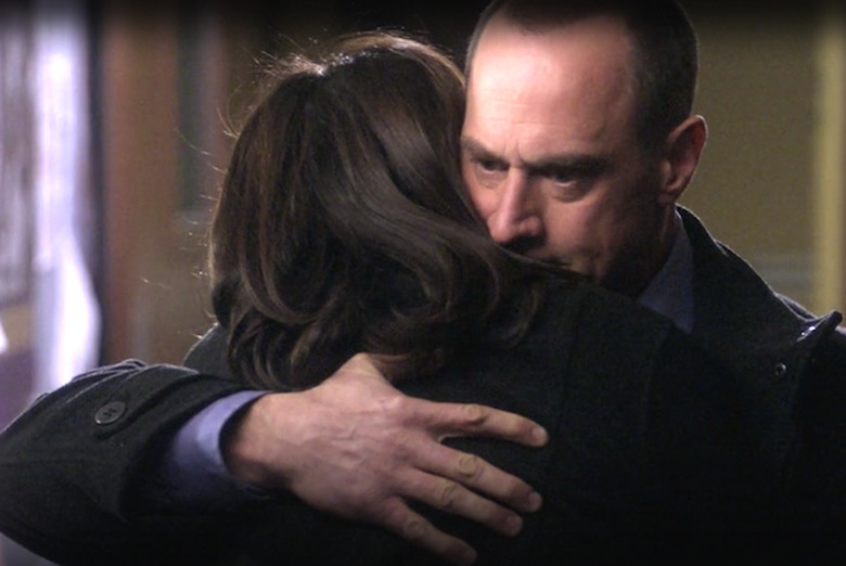 law-and-order-svu-stabler-letter-organized-crime-season-2-photos