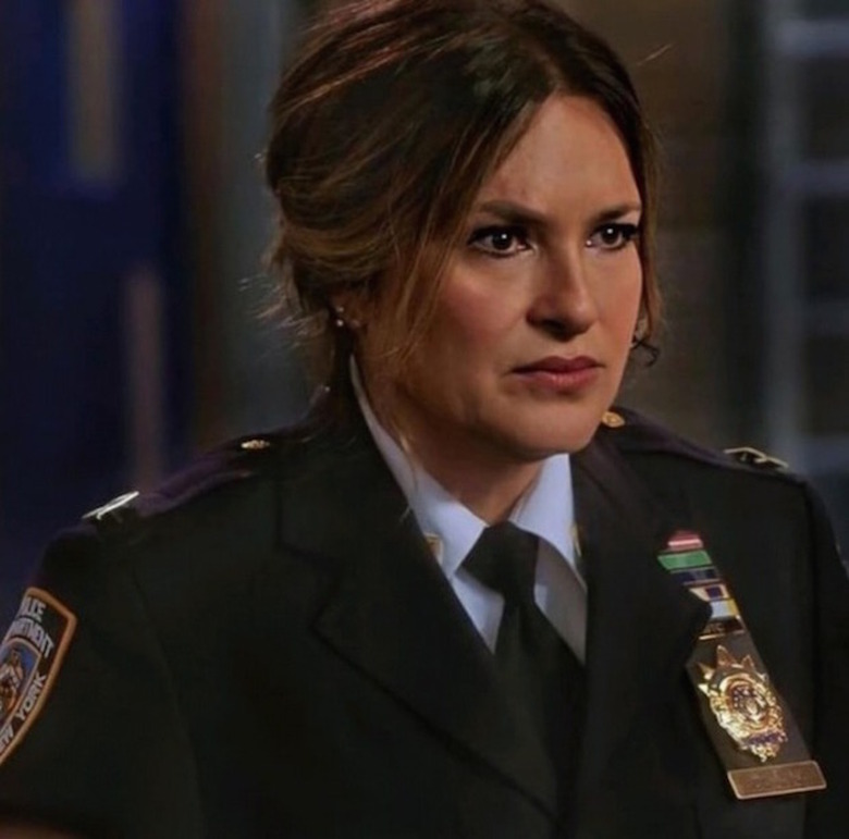 law-and-order-svu-stabler-letter-organized-crime-season-2-photos