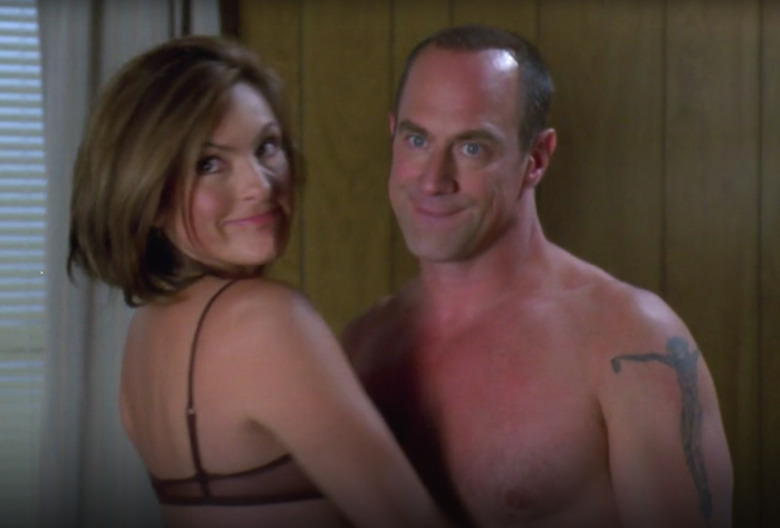 law-and-order-svu-stabler-letter-organized-crime-season-2-photos