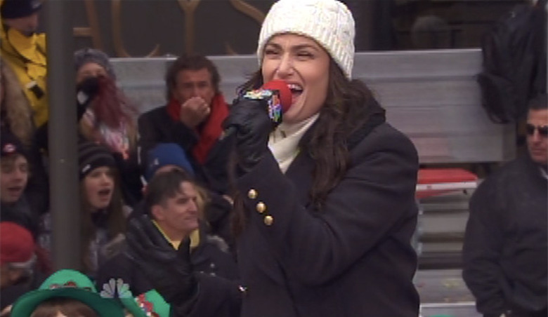 macys-parade-idina
