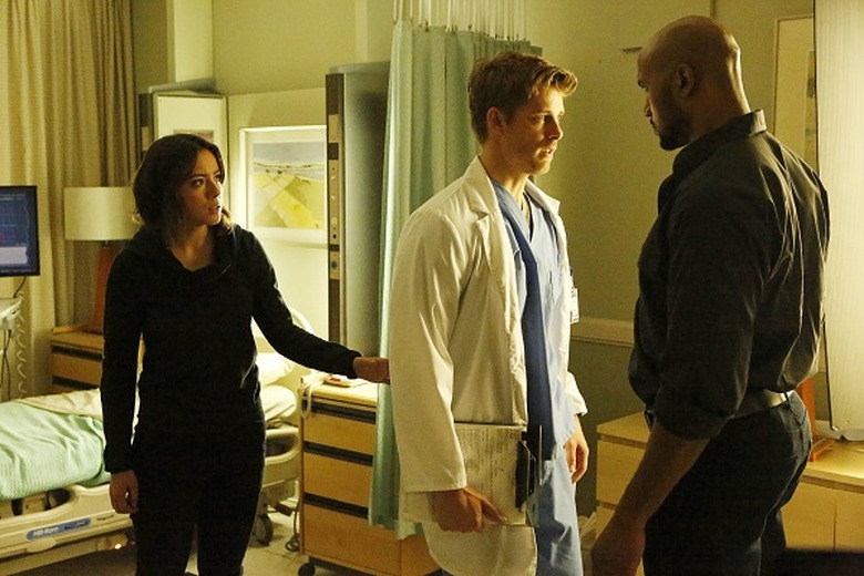 CHLOE BENNET, LUKE MITCHELL, HENRY SIMMONS