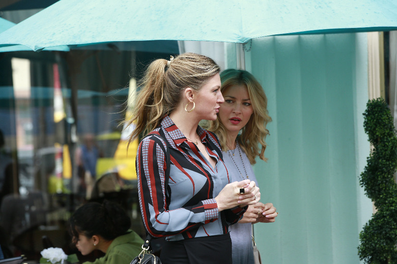 JES MACALLAN, TABRETT BETHELL