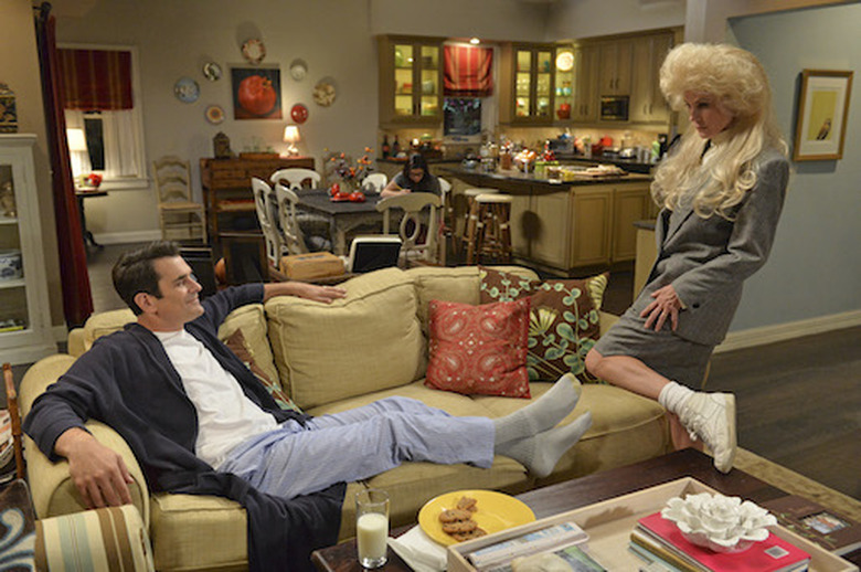 TY BURRELL, ARIEL WINTER, JULIE BOWEN