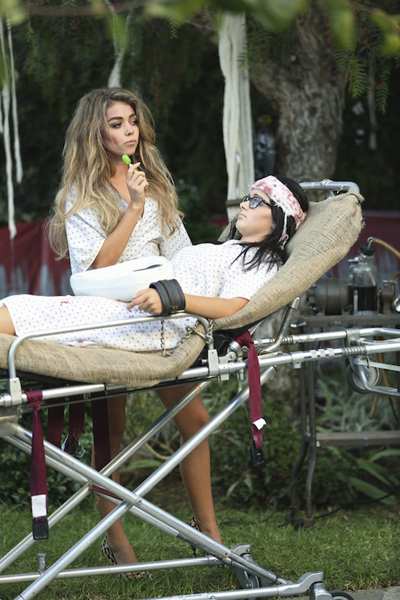 SARAH HYLAND, ARIEL WINTER