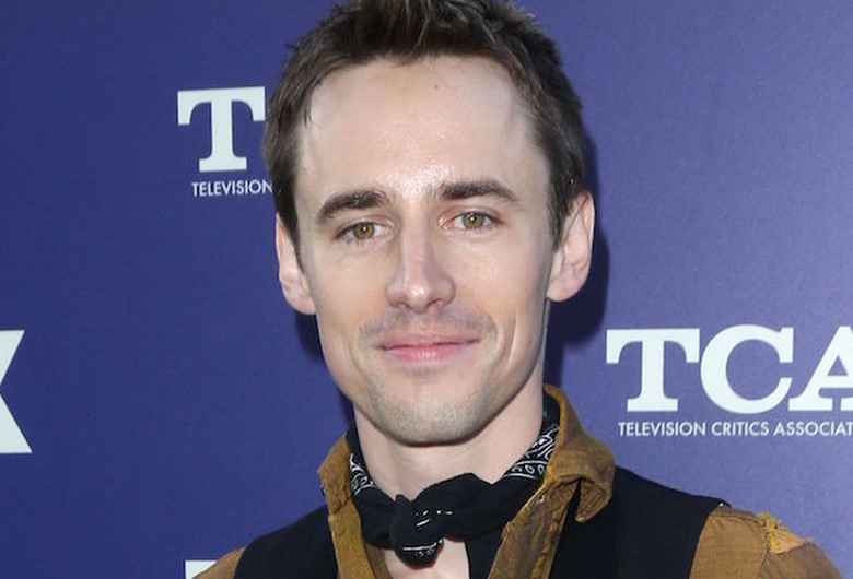 the flash supergirl music meister casting