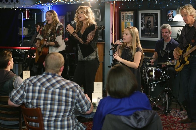 LENNON STELLA, CONNIE BRITTON, MAISY STELLA