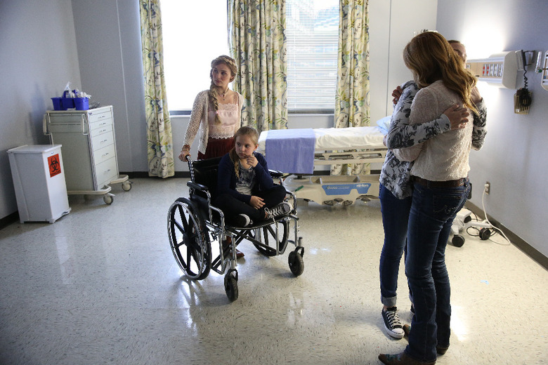 CLARE BOWEN, MAISY STELLA, LENNON STELLA, CONNIE BRITTON