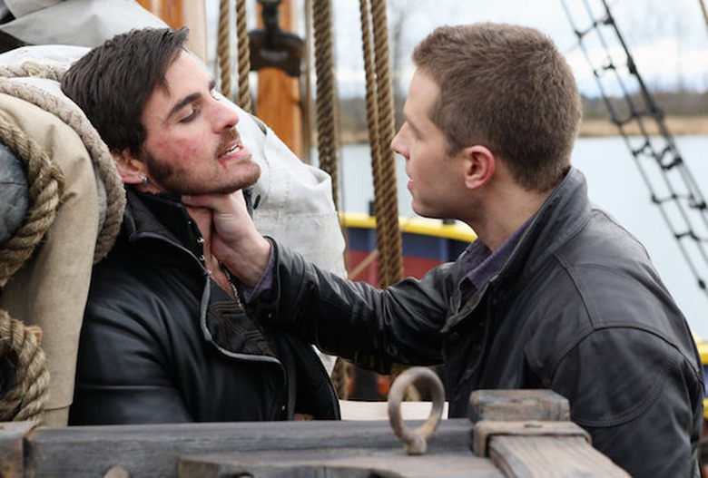 Once-Qs-Charmings-Hook