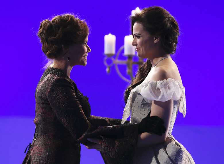 BARBARA HERSHEY, LANA PARRILLA