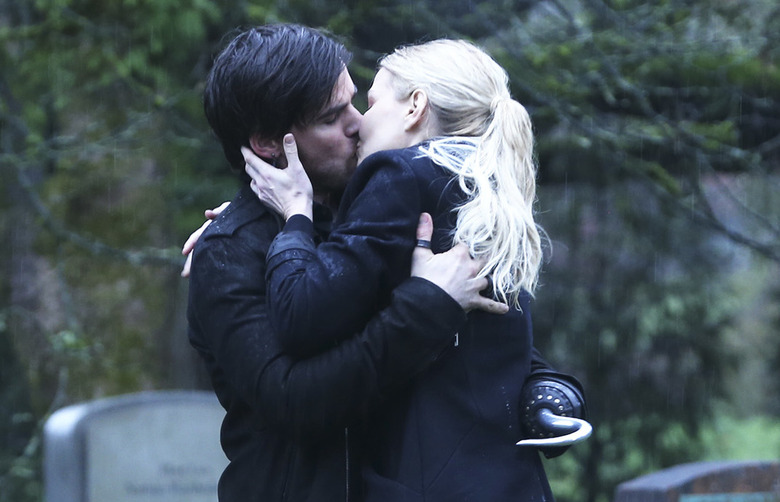 COLIN O'DONOGHUE, JENNIFER MORRISON